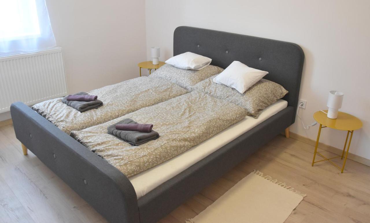 Voeroesko Apartmanhaz Balatonalmádi Esterno foto