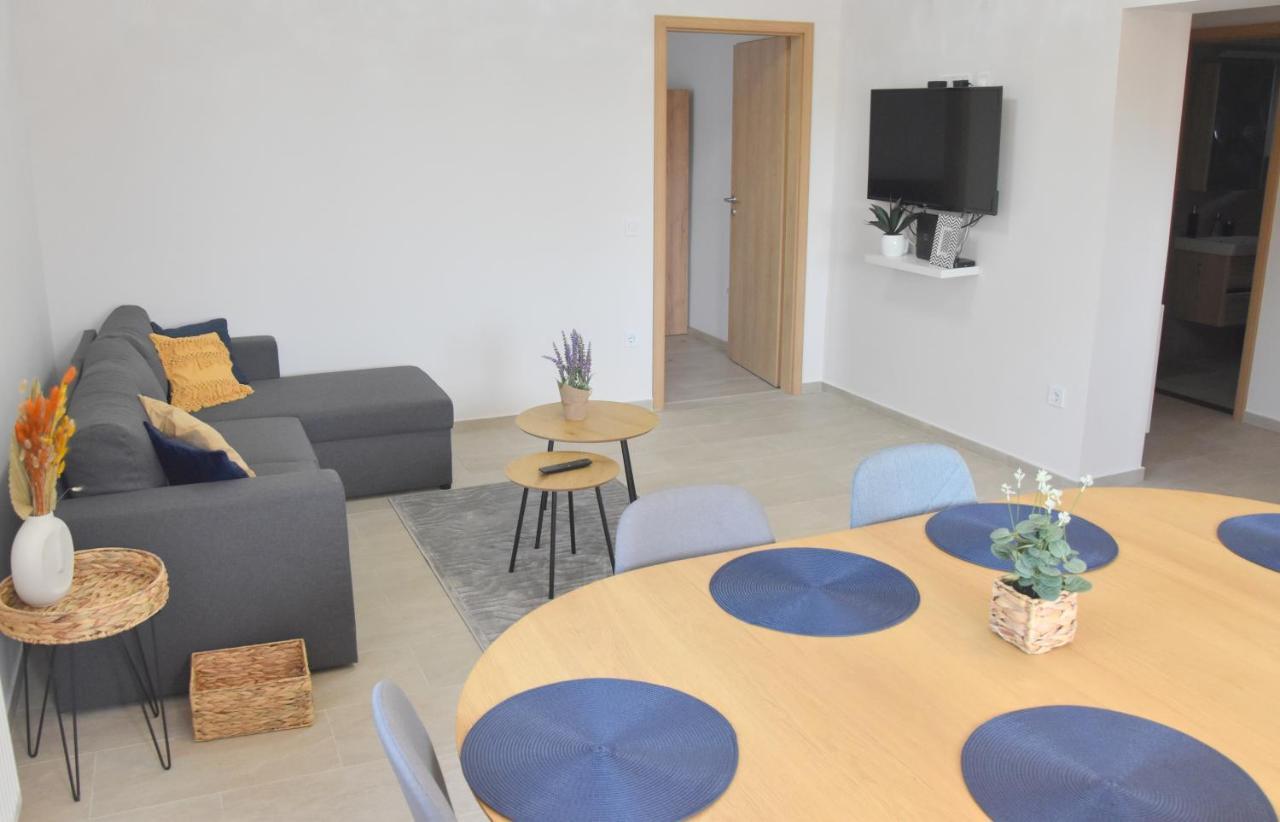 Voeroesko Apartmanhaz Balatonalmádi Esterno foto